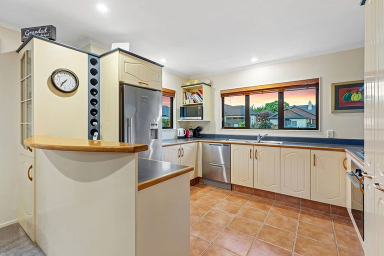 Photo of property in 12 Doneraille Place, Bethlehem, Tauranga, 3110