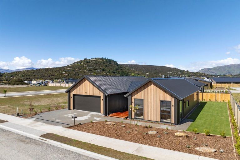 Photo of property in 14 Moonstone Street, Albert Town, Wanaka, 9305