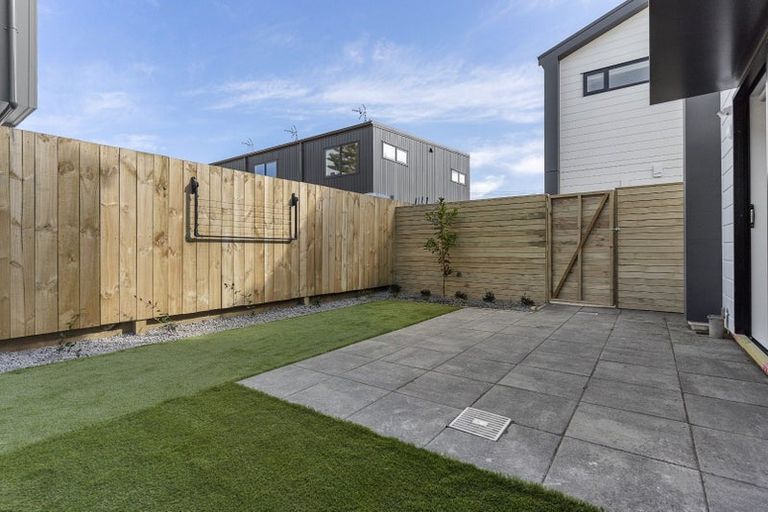 Photo of property in 22a Graham Avenue, Te Atatu Peninsula, Auckland, 0610