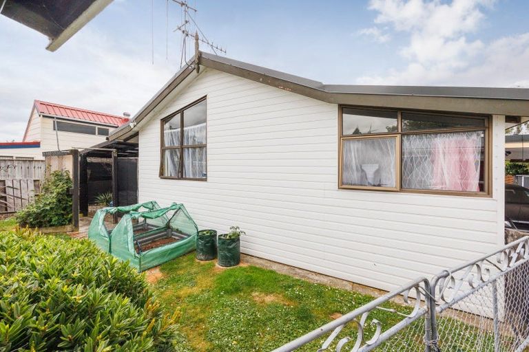 Photo of property in 182 Amberley Avenue, Highbury, Palmerston North, 4412