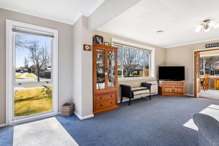 Photo of property in 25 Barnes Road, Redwood, Christchurch, 8051