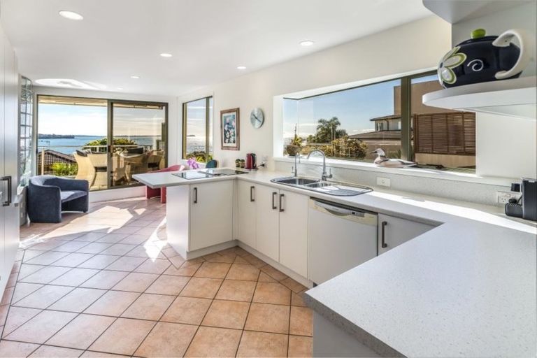 Photo of property in 1/53 Churchill Road, Murrays Bay, Auckland, 0630