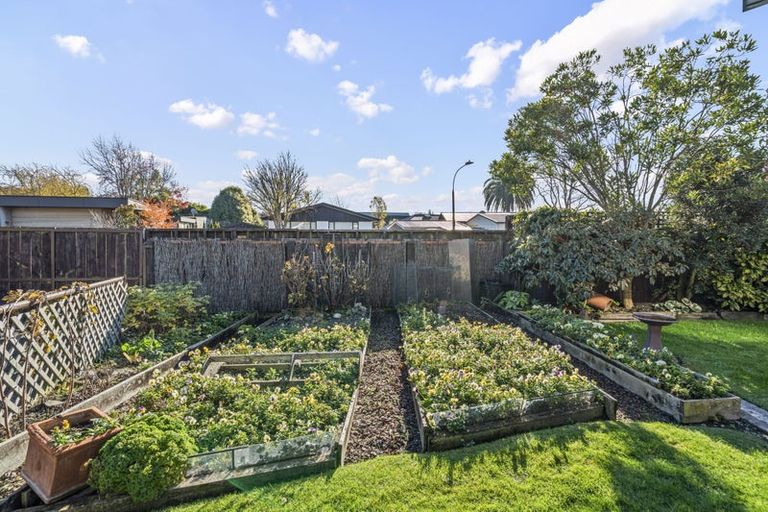 Photo of property in 1 Gunns Crescent, Cashmere, Christchurch, 8022