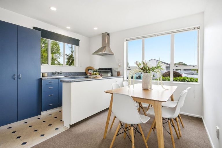 Photo of property in 1/25 Prestons Road, Redwood, Christchurch, 8051