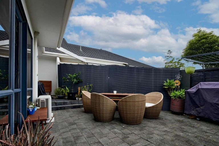 Photo of property in 2 Pilot Lane, Whitby, Porirua, 5024