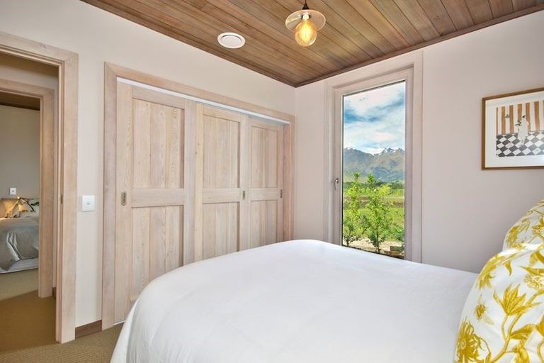 Photo of property in 5 Flynn Lane, Arrowtown, 9302