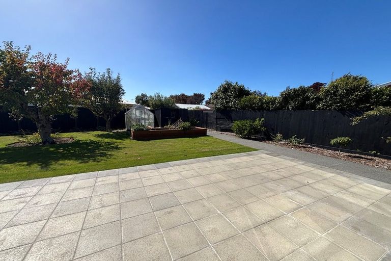 Photo of property in 102a Isleworth Road, Bishopdale, Christchurch, 8053