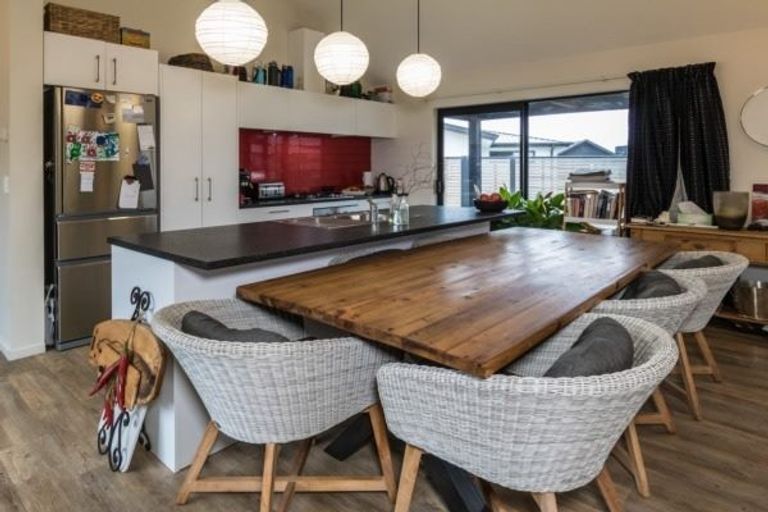 Photo of property in 30 Marbleleaf Lane, Albert Town, Wanaka, 9305