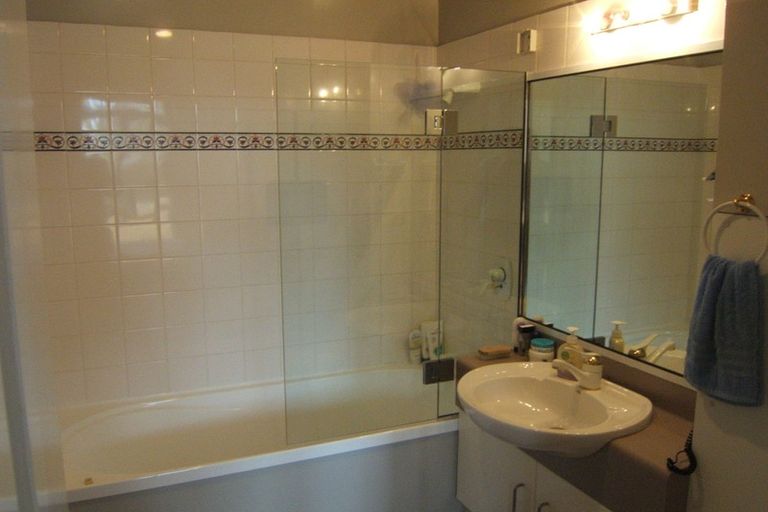 Photo of property in 1/21 Hewitts Road, Merivale, Christchurch, 8014