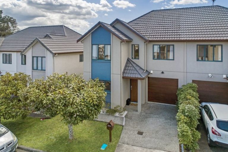 Photo of property in 3 Candlestick Place, Oteha, Auckland, 0632