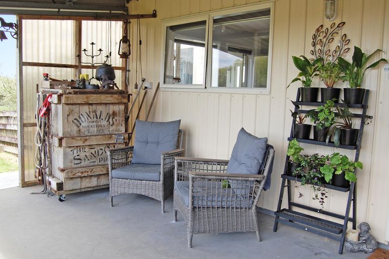 Photo of property in Gibbons Road, Kaiwaka, 0573