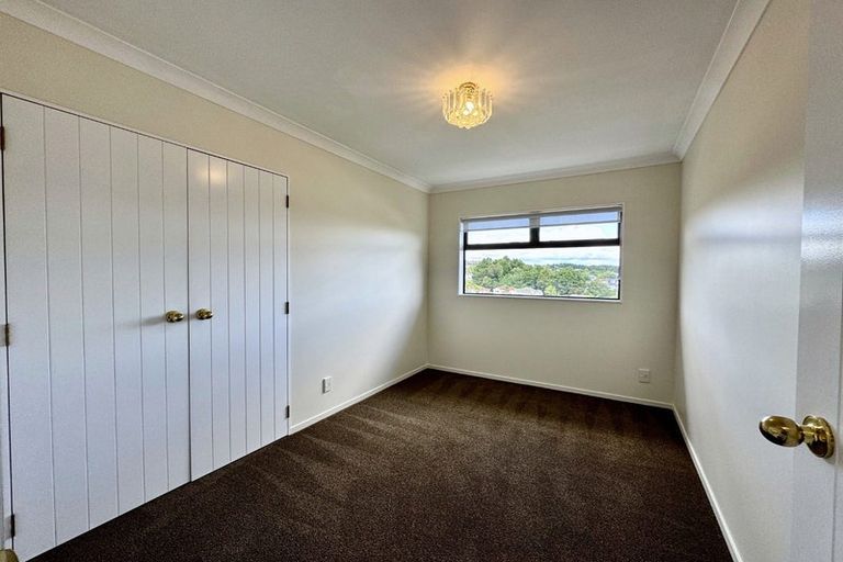 Photo of property in 25 Chieftain Rise, Goodwood Heights, Auckland, 2105