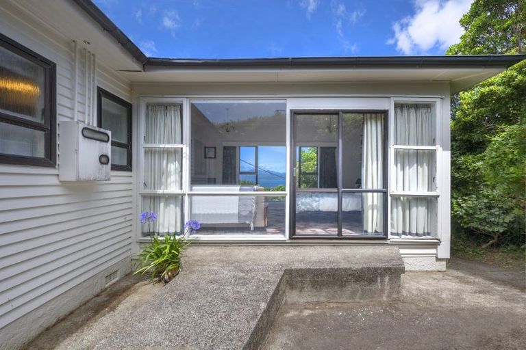 Photo of property in 29 Ranui Crescent, Khandallah, Wellington, 6035