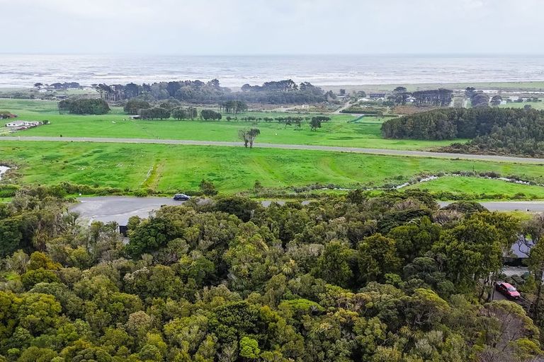 Photo of property in 37 Takutai Terrace, Ruatapu, 7883