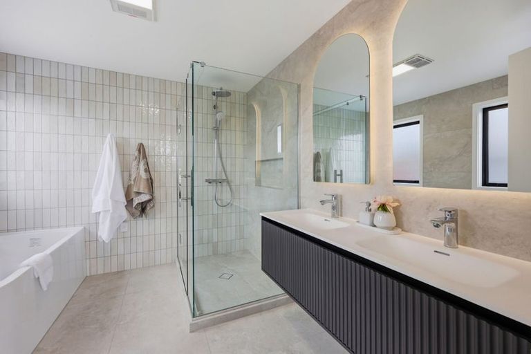 Photo of property in 23b Sorrel Crescent, Bucklands Beach, Auckland, 2012
