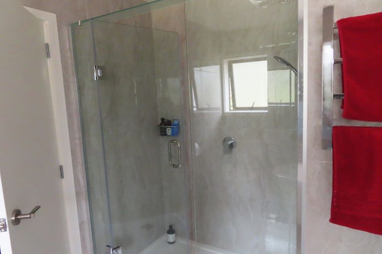 Photo of property in 29 Lastel Place, Shelly Park, Auckland, 2014