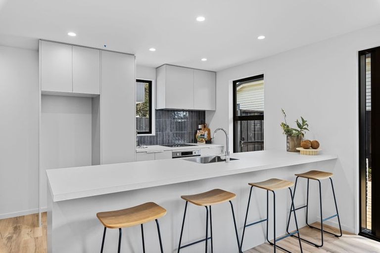 Photo of property in 2/74 Grenville Street, Waltham, Christchurch, 8011