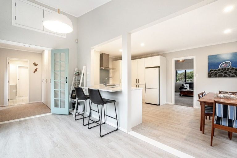 Photo of property in 10 Fenside Street, Waikanae Beach, Waikanae, 5036