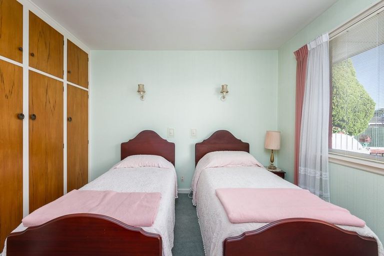 Photo of property in 12 Brackendale Place, Burnside, Christchurch, 8041