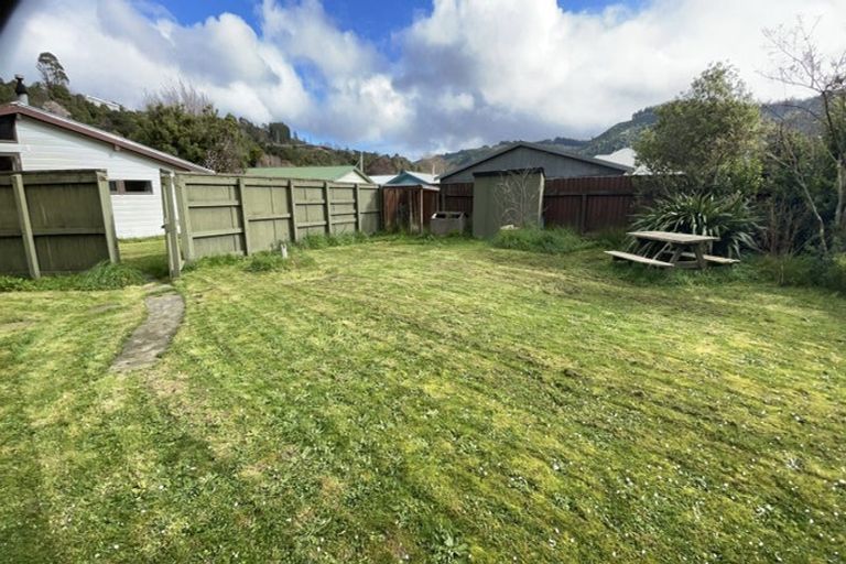 Photo of property in 63 Gemstone Drive, Birchville, Upper Hutt, 5018