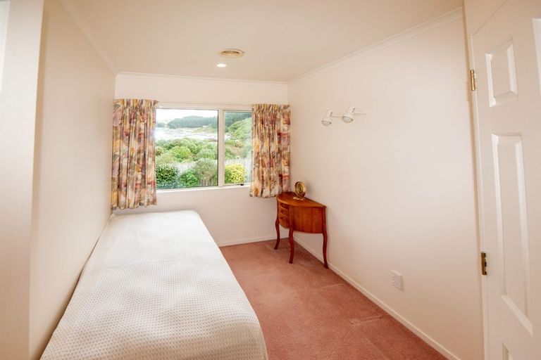 Photo of property in 3 Waverton Terrace, Churton Park, Wellington, 6037