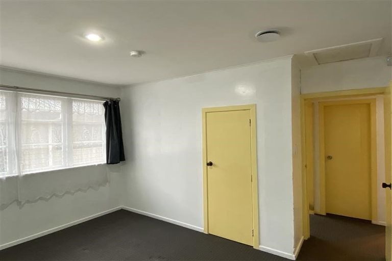 Photo of property in 1/32 Great South Road, Papakura, 2110