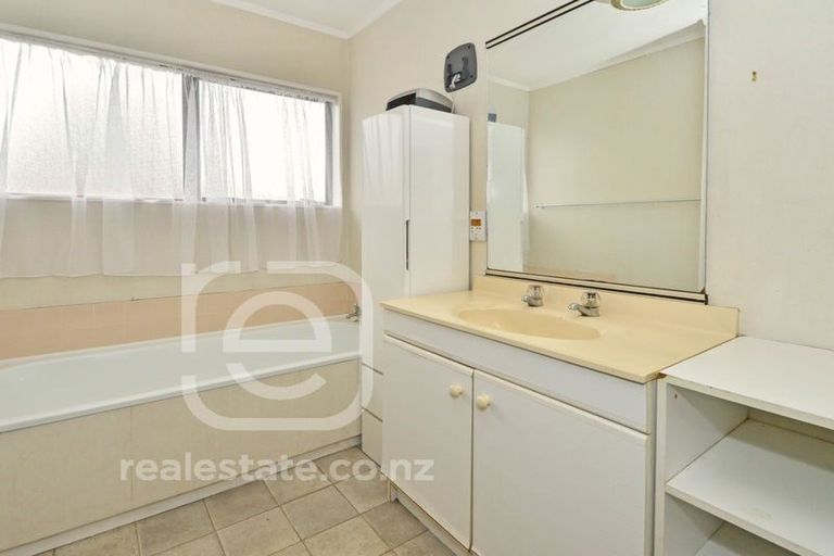 Photo of property in 2/10 Airfield Road, Takanini, 2112