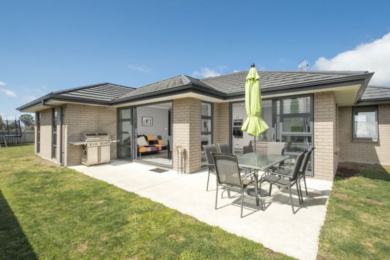 Photo of property in 27 Leet Crescent, Papamoa Beach, Papamoa, 3118