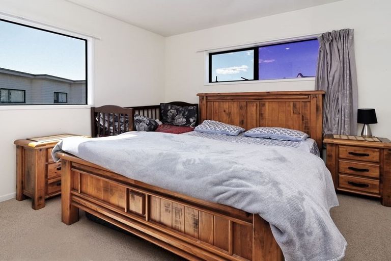 Photo of property in 20/1 Briar Way, New Lynn, Auckland, 0600