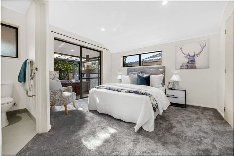 Photo of property in 1/11 Carniew Place, Dannemora, Auckland, 2016