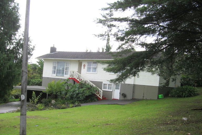 Photo of property in 2/6 Addis Place, Shelly Park, Auckland, 2014