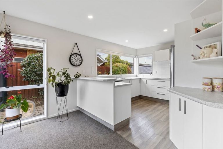 Photo of property in 8 Thornlea Place, Halswell, Christchurch, 8025