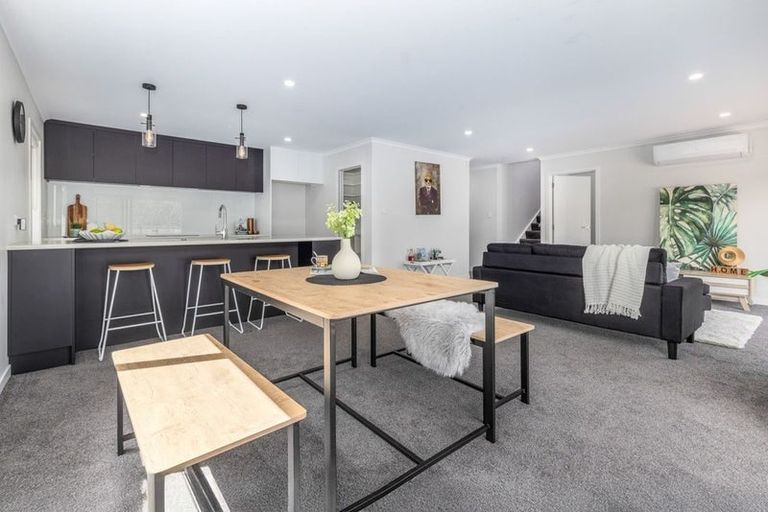 Photo of property in 1a Te Reinga View, Tawa, Wellington, 5028