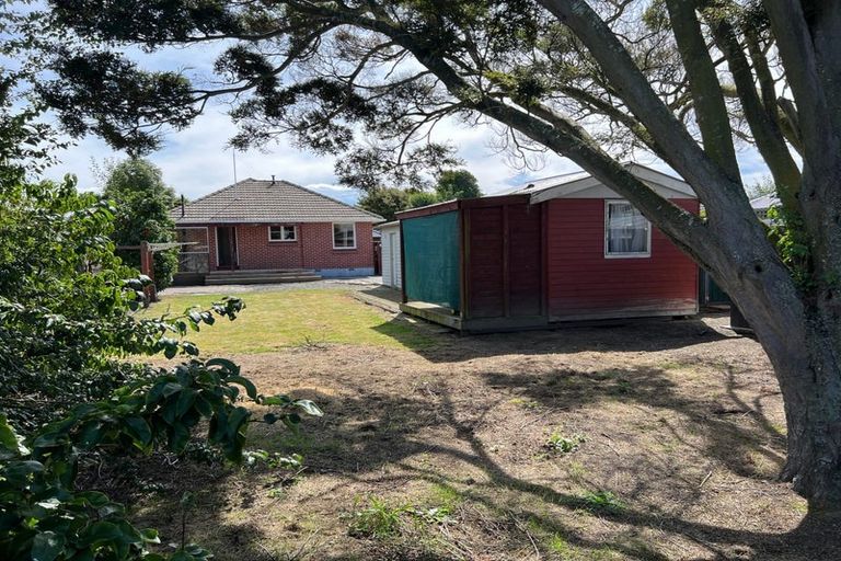 Photo of property in 12 Farquhars Road, Redwood, Christchurch, 8051