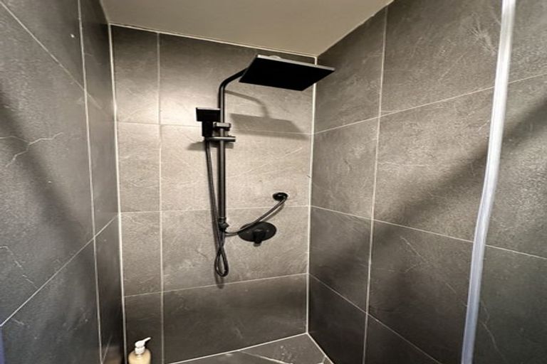 Photo of property in 2b Glen Road, Ranui, Auckland, 0612