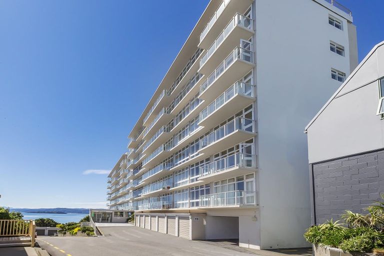 Photo of property in Gateway Apartments, 19 Maida Vale Road, Roseneath, Wellington, 6011