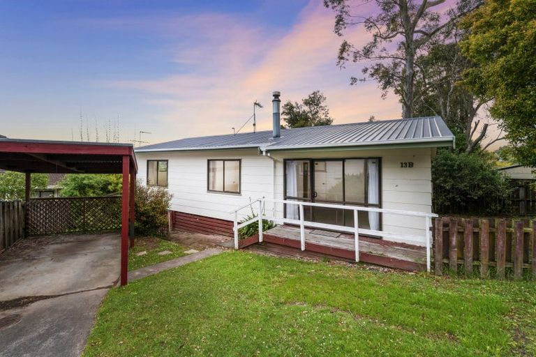 Photo of property in 2/13 Thalia Place, Totara Vale, Auckland, 0629