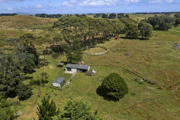 Photo of property in 172 Waiorongomai Road, Otaki, 5512