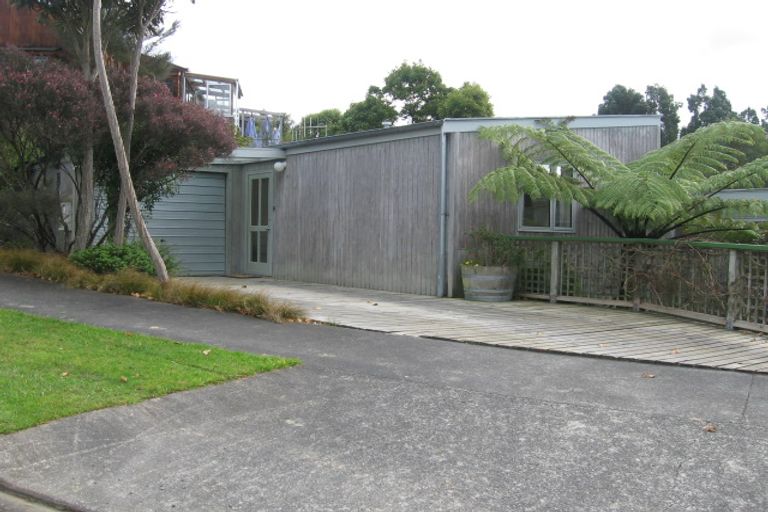 Photo of property in 14 Springdale Grove, Fitzherbert, Palmerston North, 4410