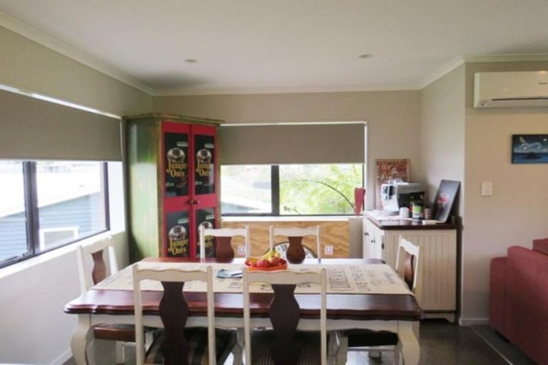 Photo of property in 3 Dunbar Place, Highlands Park, New Plymouth, 4312