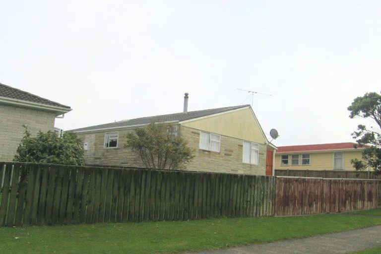 Photo of property in 11 Almora View, Ascot Park, Porirua, 5024