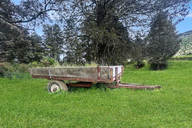 Photo of property in 150 Dimmock Road, Waitakaruru, Ngatea, 2471