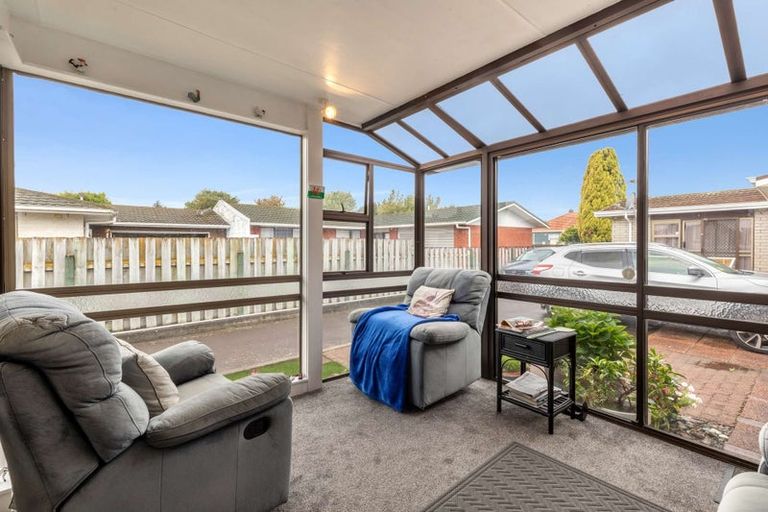 Photo of property in 5 Chertsey Court, Roslyn, Palmerston North, 4414