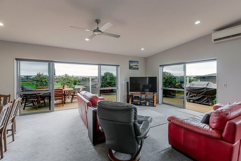 Photo of property in 11 Beckett Lane, Raumati Beach, Paraparaumu, 5032