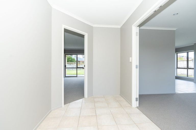 Photo of property in 12 Wakefield Place, Rototuna North, Hamilton, 3210