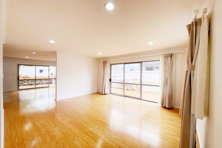 Photo of property in 22f Manuka Road, Glenfield, Auckland, 0629