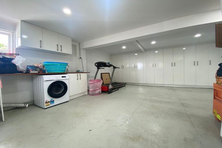 Photo of property in 211 Sturges Road, Henderson, Auckland, 0612