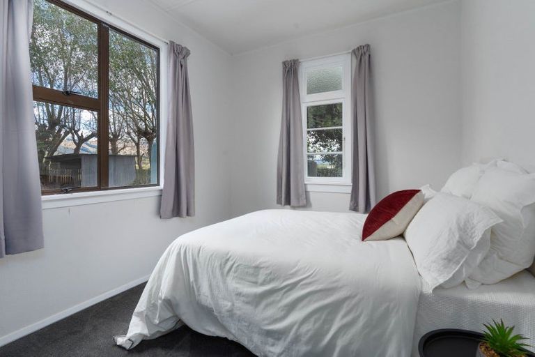 Photo of property in 31 Matipo Street, Tokomaru, Palmerston North, 4474