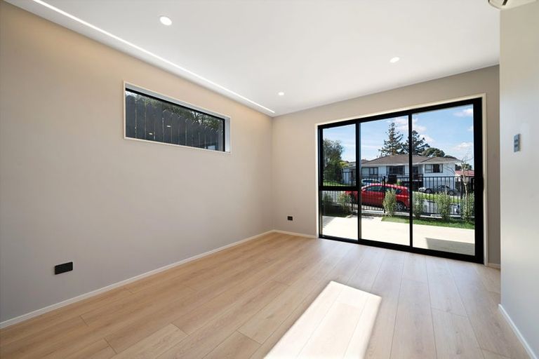 Photo of property in 6c Athena Drive, Totara Vale, Auckland, 0629