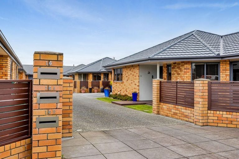 Photo of property in 14a Milmoe Street, Hawera, 4610